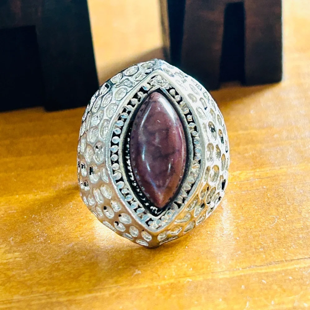 Vintage honeycomb band ring (size 9.5)
